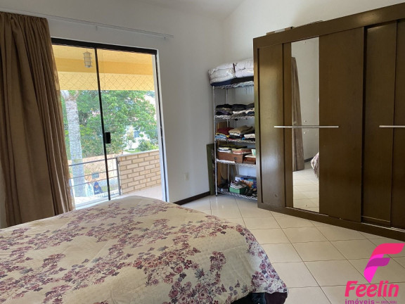 Imagem Casa com 6 Quartos à Venda, 220 m² em Campeche - Florianópolis