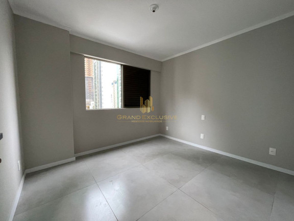 Imagem Apartamento com 3 Quartos à Venda, 120 m² em Centro - Balneário Camboriú Imagem Apartamento com 3 Quartos à Venda, 120 m² em Centro - Balneário Camboriú