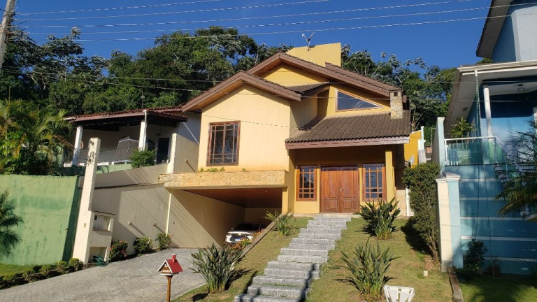 Sobrado com 4 Quartos à Venda, 335 m² em Caputera - Arujá