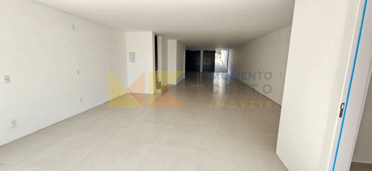 Imagem Sobrado com 3 Quartos à Venda, 263 m² em Velha - Blumenau