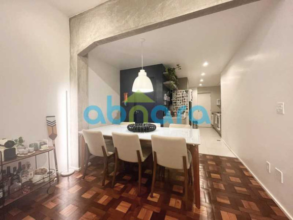 Imagem Apartamento com 2 Quartos à Venda, 70 m² em Copacabana - Rio De Janeiro