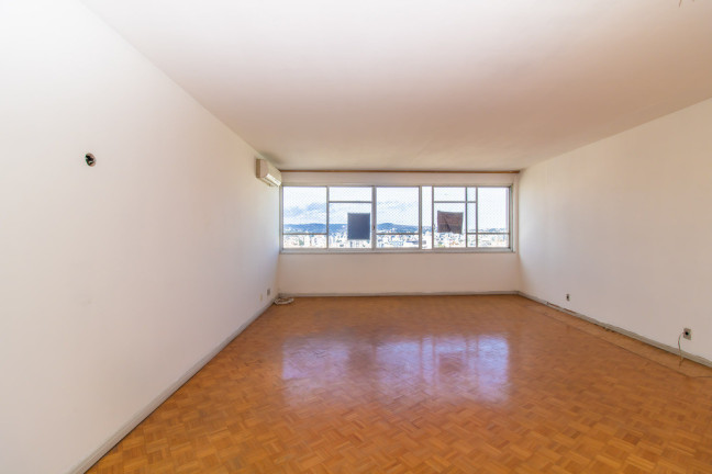 Imagem Apartamento com 3 Quartos à Venda, 174 m² em Centro Histórico - Porto Alegre Imagem Apartamento com 3 Quartos à Venda, 174 m² em Centro Histórico - Porto Alegre