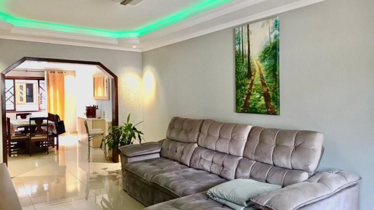 Imagem Casa com 3 Quartos à Venda, 240 m² em Campo De Santana - Curitiba