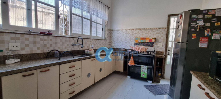 Imagem Casa com 4 Quartos à Venda, 500 m² em Mosela - Petrópolis