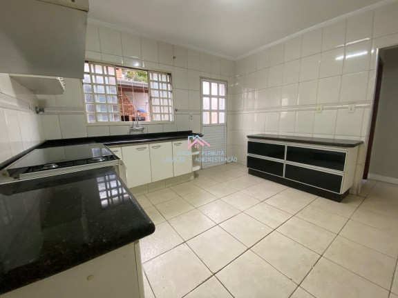 Imagem Casa com 3 Quartos à Venda, 220 m² em Vila Liberdade - Jundiaí