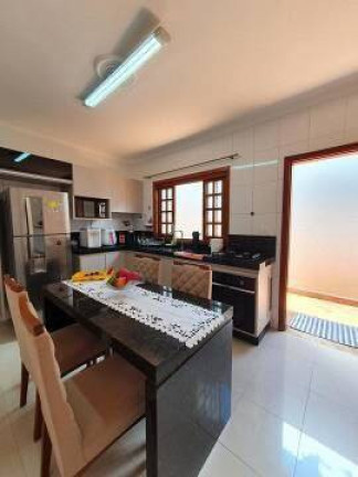 Imagem Casa de Condomínio com 3 Quartos à Venda, 515 m² em Condomínio San Pietro - Limeira