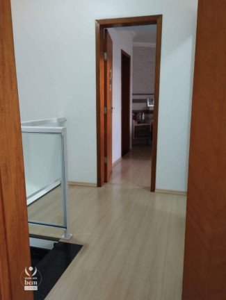 Imagem Sobrado com 3 Quartos à Venda, 94 m² em Uberaba - Curitiba