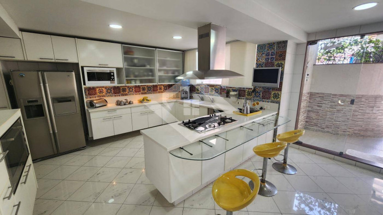 Imagem Cobertura com 5 Quartos à Venda, 537 m² em Jardim Guanabara - Rio De Janeiro