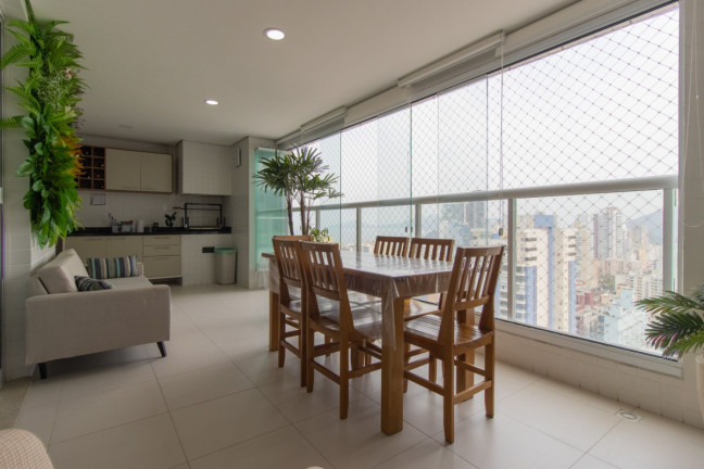 Apartamento com 3 Quartos à Venda, 122 m² em Gonzaga - Santos