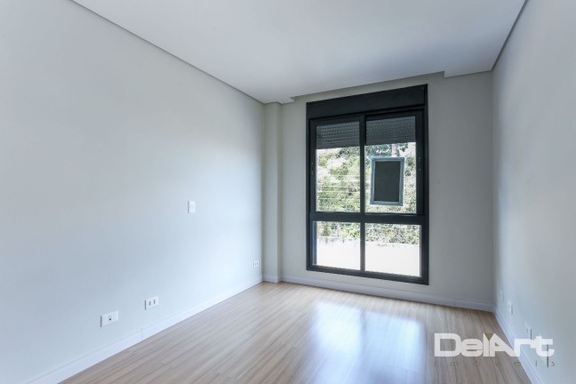 Imagem Casa com 3 Quartos à Venda, 224 m² em Uberaba - Curitiba