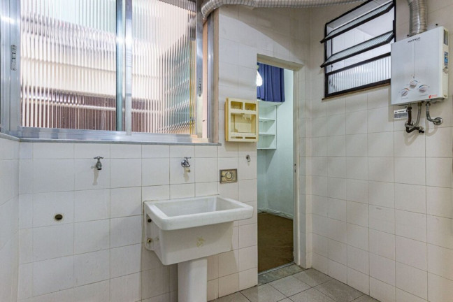 Imagem Imóvel com 3 Quartos à Venda, 126 m² em Copacabana - Rio De Janeiro Imagem Imóvel com 3 Quartos à Venda, 126 m² em Copacabana - Rio De Janeiro