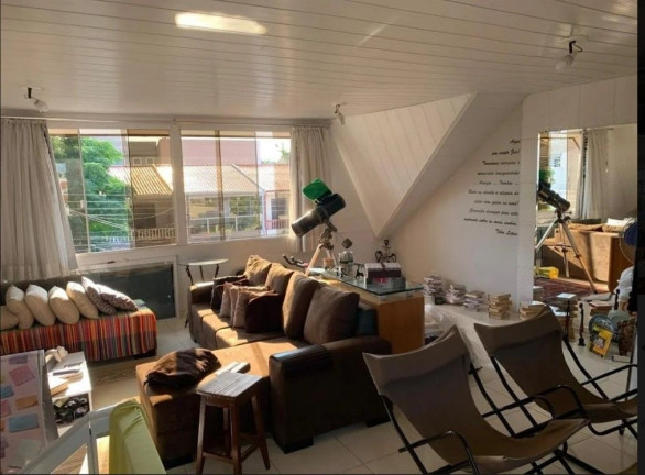Imagem Casa com 3 Quartos à Venda, 130 m² em Xaxim - Curitiba Imagem Casa com 3 Quartos à Venda, 130 m² em Xaxim - Curitiba