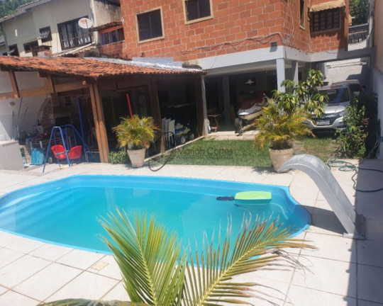 Imagem Casa com 5 Quartos à Venda,  em Itaipu - Niterói