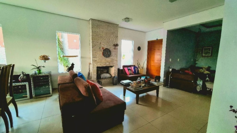 Imagem Casa com 3 Quartos à Venda, 250 m² em Chácara Das Paineiras - Carapicuíba Imagem Casa com 3 Quartos à Venda, 250 m² em Chácara Das Paineiras - Carapicuíba
