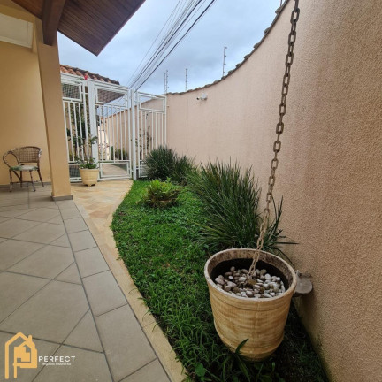 Imagem Casa com 1 Quarto à Venda, 240 m² em Jardim Maria Augusta - Taubaté Imagem Casa com 1 Quarto à Venda, 240 m² em Jardim Maria Augusta - Taubaté