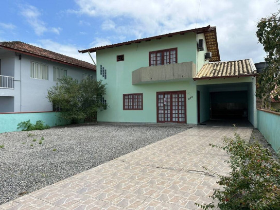 Casa com 3 Quartos à Venda, 250 m² em Centro - Balneário Barra Do Sul