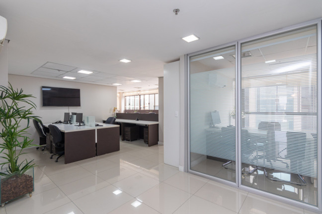Imagem Sala Comercial à Venda, 344 m² em Moinhos De Vento - Porto Alegre Imagem Sala Comercial à Venda, 344 m² em Moinhos De Vento - Porto Alegre