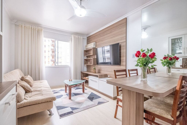 Apartamento com 2 Quartos à Venda, 74 m² em Centro - Florianópolis
