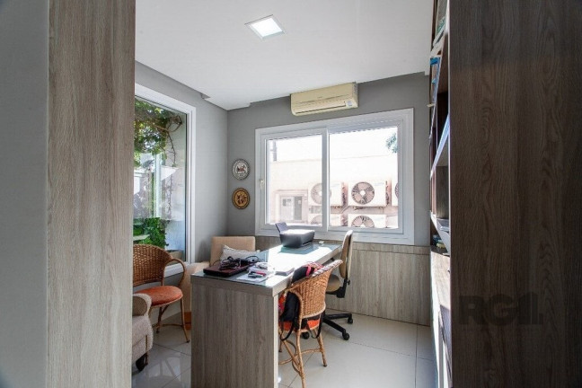 Imagem Imóvel com 4 Quartos à Venda, 219 m² em Belém Novo - Porto Alegre Imagem Imóvel com 4 Quartos à Venda, 219 m² em Belém Novo - Porto Alegre