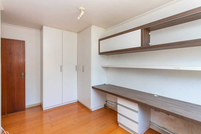 Imagem Imóvel com 2 Quartos à Venda,  em Passo Da Areia - Porto Alegre