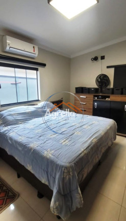 Imagem Casa com 3 Quartos à Venda, 250 m² em Vila São João - Mogi Guaçu Imagem Casa com 3 Quartos à Venda, 250 m² em Vila São João - Mogi Guaçu