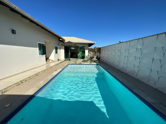 Imagem Casa com 3 Quartos à Venda, 670 m² em Centro - Balneário Barra Do Sul