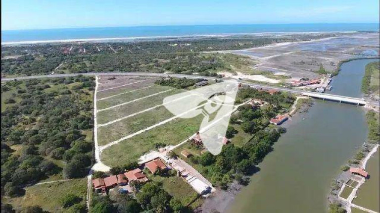 Terreno à Venda, 250 m² em Centro - Parajuru