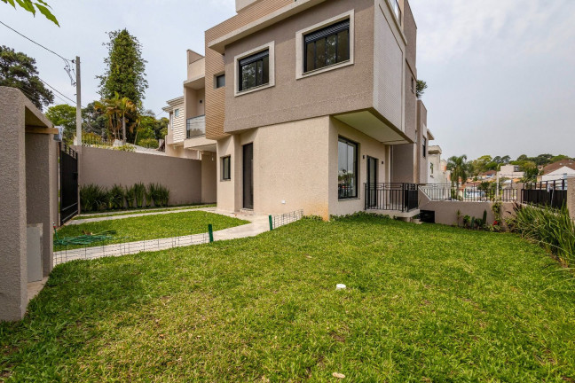 Imagem Sobrado com 3 Quartos à Venda, 190 m² em Vista Alegre - Curitiba