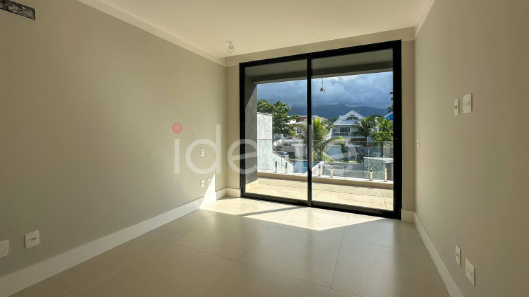 Imagem Casa de Condomínio com 5 Quartos à Venda, 380 m² em Barra Da Tijuca - Rio De Janeiro Imagem Casa de Condomínio com 5 Quartos à Venda, 380 m² em Barra Da Tijuca - Rio De Janeiro