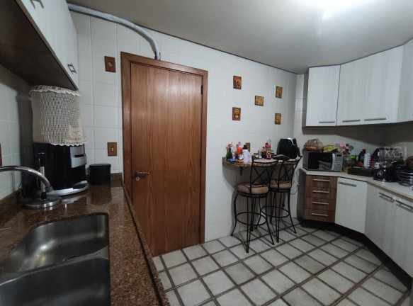 Imagem Imóvel com 3 Quartos à Venda, em Auxiliadora - Porto Alegre Imagem Imóvel com 3 Quartos à Venda, em Auxiliadora - Porto Alegre