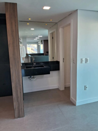Imagem Casa com 4 Quartos à Venda, 180 m² em Estreito - Florianópolis