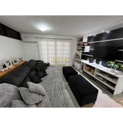 Imagem Casa com 3 Quartos à Venda, 380 m² em Ariribá - Balneário Camboriú Imagem Casa com 3 Quartos à Venda, 380 m² em Ariribá - Balneário Camboriú
