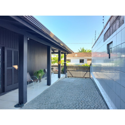 Imagem Casa com 3 Quartos à Venda, em Centro - Camboriú Imagem Casa com 3 Quartos à Venda, em Centro - Camboriú