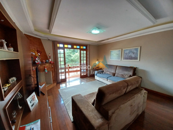 Imagem Casa com 4 Quartos à Venda, 127 m² em Granja Guarani - Teresópolis