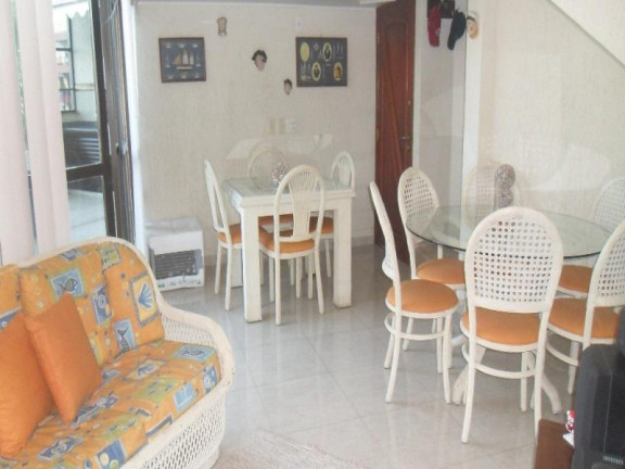 Imóvel com 3 Quartos à Venda, 240 m² em Balneário Guarujá - Guarujá
