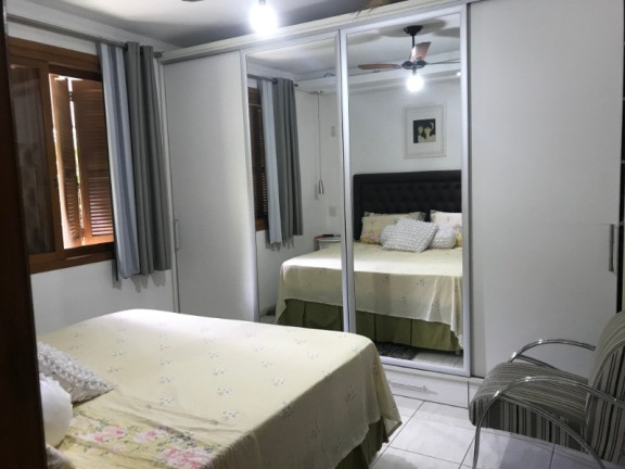 Imagem Casa com 3 Quartos à Venda, 204 m² em Jardim Sabará - Porto Alegre Imagem Casa com 3 Quartos à Venda, 204 m² em Jardim Sabará - Porto Alegre