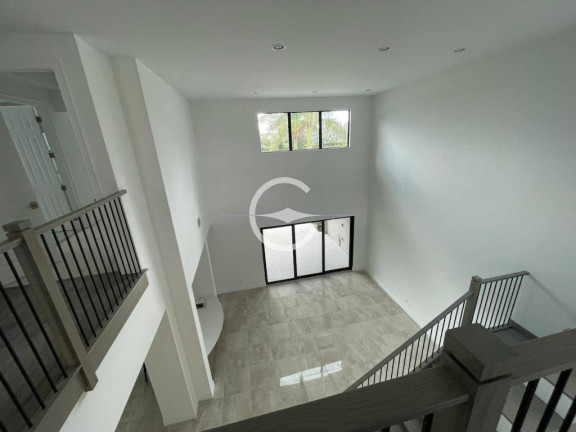 Imagem Casa com 4 Quartos à Venda, 380 m² em São Paulo Imagem Casa com 4 Quartos à Venda, 380 m² em São Paulo