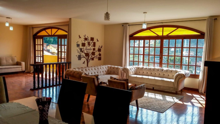 Imagem Casa com 5 Quartos à Venda, 200 m² em Panorama - Teresópolis Imagem Casa com 5 Quartos à Venda, 200 m² em Panorama - Teresópolis