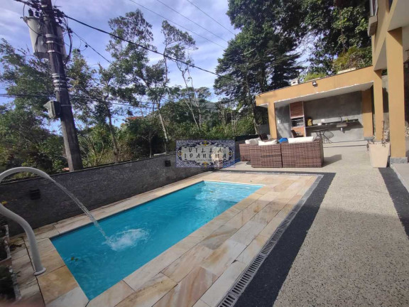 Imóvel com 4 Quartos à Venda, 340 m² em Alto - Teresópolis