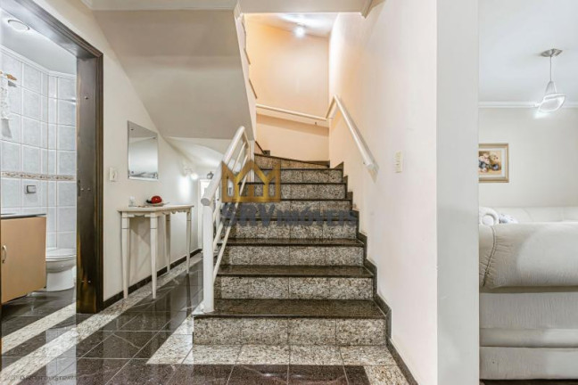 Imagem Sobrado com 3 Quartos à Venda, 262 m² em água Verde - Curitiba