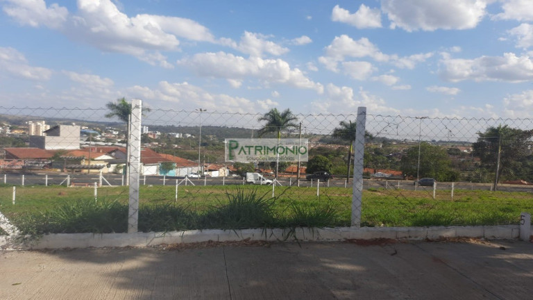 Imagem Terreno à Venda, 1.840 m² em Jardim Europa - Jaguariúna Imagem Terreno à Venda, 1.840 m² em Jardim Europa - Jaguariúna