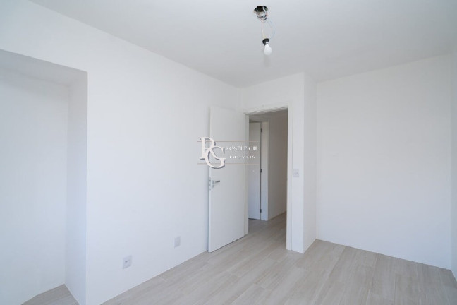 Imagem Imóvel com 3 Quartos à Venda, 244 m² em Auxiliadora - Porto Alegre Imagem Imóvel com 3 Quartos à Venda, 244 m² em Auxiliadora - Porto Alegre
