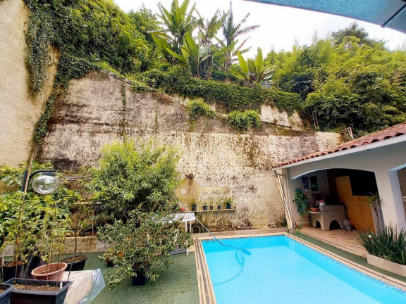 Imagem Casa com 3 Quartos à Venda, 600 m² em Várzea - Teresópolis