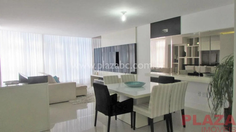 Imagem Apartamento com 3 Quartos à Venda, 132 m² em Centro - Balneário Camboriú Imagem Apartamento com 3 Quartos à Venda, 132 m² em Centro - Balneário Camboriú