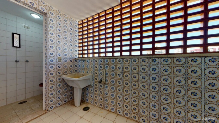 Imagem Imóvel com 2 Quartos à Venda, 74 m² em Menino Deus - Porto Alegre