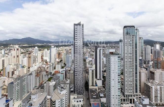 Imagem Apartamento com 3 Quartos à Venda, 159 m² em Centro - Balneário Camboriú Imagem Apartamento com 3 Quartos à Venda, 159 m² em Centro - Balneário Camboriú