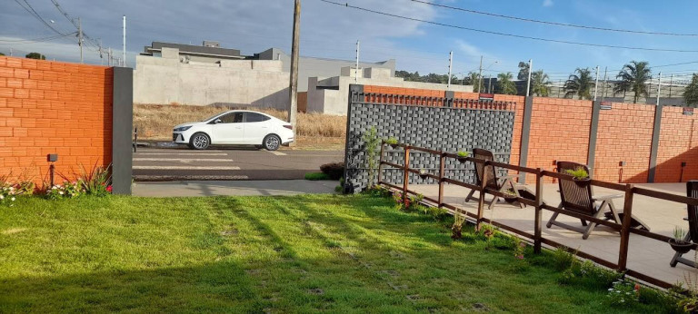 Imagem Casa com 1 Quarto à Venda, 330 m² em Jardim Paraná - Arapongas Imagem Casa com 1 Quarto à Venda, 330 m² em Jardim Paraná - Arapongas