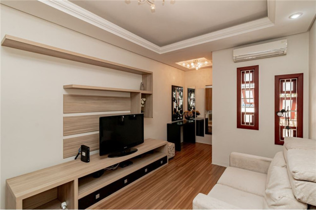 Imagem Casa com 3 Quartos à Venda, em Vila Ipiranga - Porto Alegre Imagem Casa com 3 Quartos à Venda, em Vila Ipiranga - Porto Alegre
