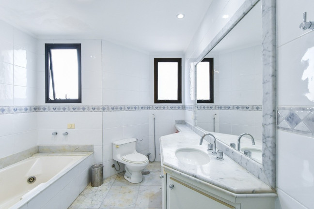 Imagem Imóvel com 4 Quartos à Venda, 200 m² em Moema - São Paulo