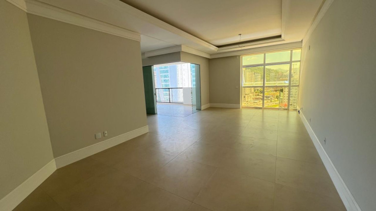 Imagem Apartamento com 4 Quartos à Venda, 190 m² em Meia Praia - Itapema Imagem Apartamento com 4 Quartos à Venda, 190 m² em Meia Praia - Itapema